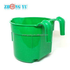 Comedero para Animales de 7L, Comedero de Plástico para Caballos con Gancho, para Uso en Granjas y Hogares, Nuevo y Usado, para Pollos - Product Image 5