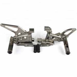 CNC Billet In Lega di Alluminio Regolabile Posteriore set Pedane Per <span class=keywords><strong>Ducati</strong></span> <span class=keywords><strong>1199</strong></span> <span class=keywords><strong>Panigale</strong></span> R - Product Image 1