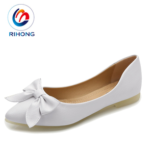 Nouvelles chaussures décontractées pour femmes en cuir blanc à talon compensé, confortables, élégantes, pour l'été et l'extérieur, avec logo personnalisé - Product Image 2