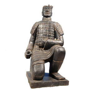 Figuras de guerrero de la alfarería negra antigua, figuras en venta - Product Image 3