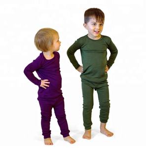 Conjunto de ropa interior térmica suave y cómoda de lana merino para niños - Product Image 1