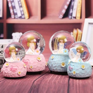 بيع بالجملة راتنج LED رائع الحياة ملاك سنو غلوب يعمل بالبطارية مع شعار مخصص مادة الزجاج - Product Image 5