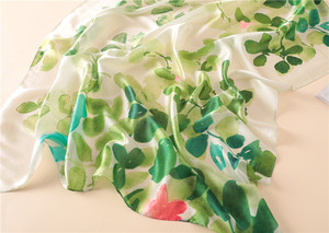 2018 all'ingrosso vendita calda da donna sciarpa di <span class=keywords><strong>seta</strong></span> di alta qualità Oversize lungo di lusso <span class=keywords><strong>verde</strong></span> foglia <span class=keywords><strong>Foulard</strong></span> di <span class=keywords><strong>seta</strong></span> <span class=keywords><strong>Foulard</strong></span> - Product Image 3