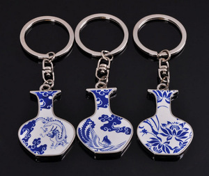 <span class=keywords><strong>Portachiavi</strong></span> in metallo Chinoiserie all'ingrosso <span class=keywords><strong>portachiavi</strong></span> in porcellana bianca e blu regalo speciale Souvenir - Product Image 2