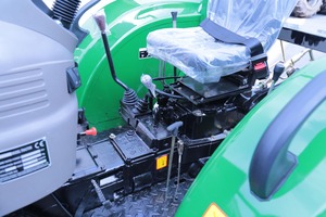 Tractor CP404 4x4 de 40 CV con Cargador Frontal y Retroexcavadora - Product Image 3