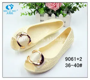 Sandalias antideslizantes para niñas, zapatos de punta abierta con bordado Floral de princesa