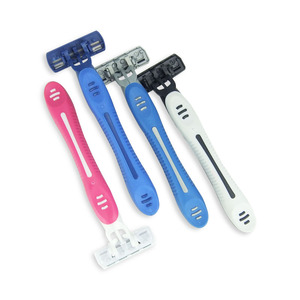 D317L cabeza pivotante triple hoja de afeitar para los hombres, hoja de afeitar de los hombres - Product Image 1