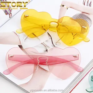 Venta al por mayor en forma de corazón gafas para cara-STY1822KN sexy diseñador de marca en forma de corazón, gafas de sol de alta cantidad de mujeres gafas de sol de plástico
