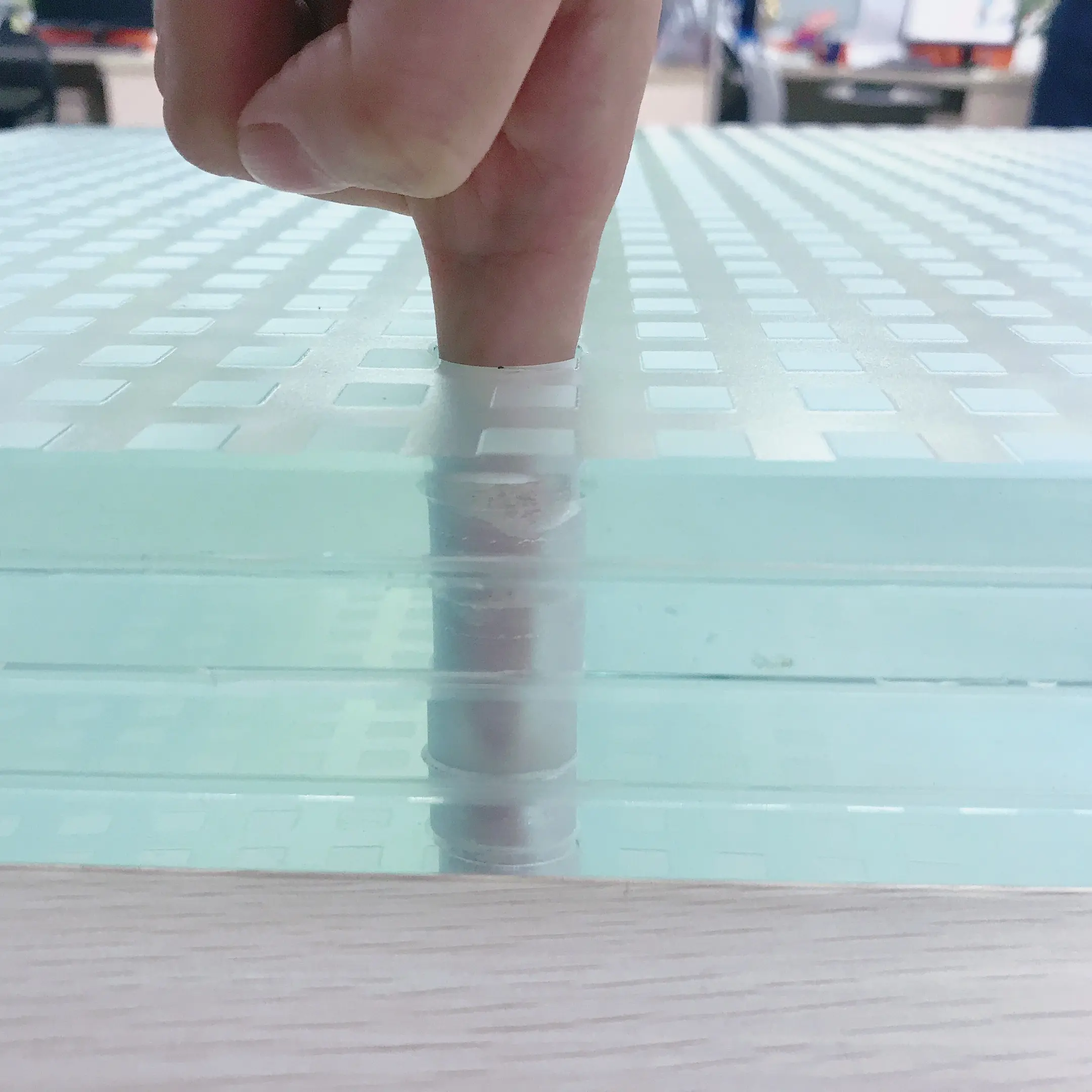 48mm (12+12+12+12)4 layers Anti-slip Ultra clear SGP tempered laminated glass