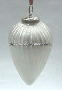 Elegant Customised Shape Glass Baubles Festive Christmas Interior Decor Hanging Ornament Unique Finish Christmas Decorations - Product Image 2