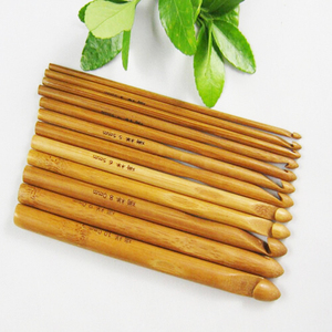 Ensemble de 12 aiguilles <span class=keywords><strong>à</strong></span> <span class=keywords><strong>tricoter</strong></span> <span class=keywords><strong>en</strong></span> <span class=keywords><strong>bambou</strong></span> carbonisé de tailles assorties et de crochets <span class=keywords><strong>en</strong></span> bois crochet <span class=keywords><strong>en</strong></span> <span class=keywords><strong>bambou</strong></span> pour travaux d'<span class=keywords><strong>aiguille</strong></span> vente <span class=keywords><strong>en</strong></span> gros - Product Image 5