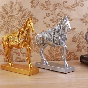 فريدة من نوعها الذهب الحصان الفضة الحصان الدائمة النحت الحرب الحصان تمثال معركة ستيد تمثال الراتنج الحيوانات هدية ديكور المنزل