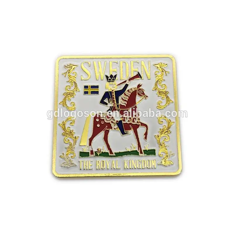 Massen rabatt The Royal Kingdom Souvenirs Gold Metall Quadrat Abzeichen Magnet Schweden Neuheit Emaille Kühlschrank Magnet