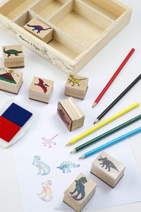Tampons de bois en caoutchouc pour enfants, lot de tampons, design de dinosaure, avec crayon de couleur et jeu d'encre - Product Image 5