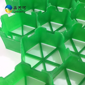 잔디 심기 포장 낮은 MOQ 토공을위한 정원 야외 조경 공원을위한 하이 퀄리티 HDPE 플라스틱 포장/그리드 차도 매트