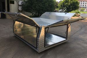 Kanopi UTE Buatan Aluminium 4X4 Berkemah dengan Jerry Can dan Sarung Ban Cadangan - Product Image 3