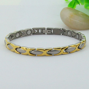 2025 classique câlin et baiser Design titane acier logo personnalisé réglable collier Bracelet ensemble avec <span class=keywords><strong>4</strong></span> en 1 entièrement magnétique - Product Image 4
