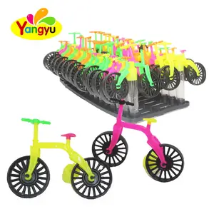 批发廉价的小自行车玩具与糖果中国供应商