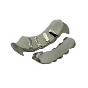 Set di griglie alta e inferiore con denti Hiphop Color argento con zanne per il corpo di vampiro <span class=keywords><strong>gioielli</strong></span> <span class=keywords><strong>Bijoux</strong></span> - Product Image 3