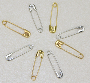 Les <span class=keywords><strong>épingle</strong></span>s de sûreté dorées de <span class=keywords><strong>petite</strong></span> taille de bonne qualité - Product Image 4