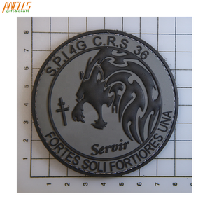 Étiquette personnalisée en caoutchouc PVC gaufré 3D avec logo promotionnel, neuve, à coudre, avec fermeture auto-agrippante - Product Image 2