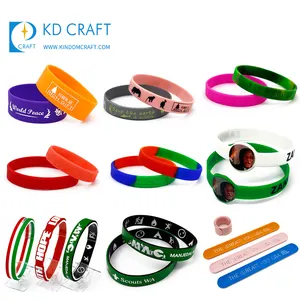 Pulsera de goma de PVC para niños, brazalete de silicona con estampado de logotipo personalizado promocional barato a granel