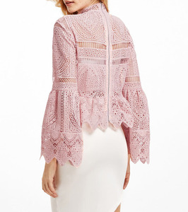 Dames Elegante Roze Hol Gehaakte Bell Mouwen <span class=keywords><strong>Peplum</strong></span> <span class=keywords><strong>Blouse</strong></span>