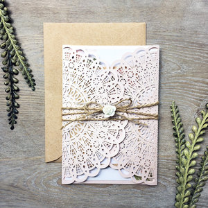 Invitations de <span class=keywords><strong>mariage</strong></span> élégantes et rustiques découpées au <span class=keywords><strong>laser</strong></span> rose, conçues en Afrique, et cartes d'invitation d'anniversaire personnalisées, cartes de vœux - Product Image 3