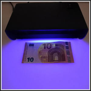 Lampada UV a Onde Lunghe 365nm da Scrivania per Rilevamento di Fluorescenza su Banconote e Timbri - Product Image 5