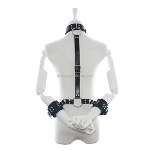 Sm Restrizioni Nero Faux Leather Polso Polsini Connect con Collo Collare Bondage Slave Harness Vita per la Femmina