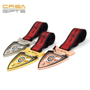 Vuelos de gimnasia de karate de fútbol de <span class=keywords><strong>tiro</strong></span> con <span class=keywords><strong>arco</strong></span> de oro de metal medalla deportiva - Product Image 3