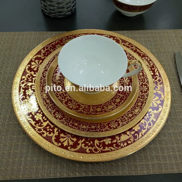 Royal Ware Porcelaine motifs dorés plaques Nouveau design En Relief des motifs dorés dîner ensemble