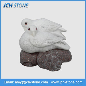 Escultura de pájaro de piedra de granito de mármol blanco tallada a mano <span class=keywords><strong>dos</strong></span> <span class=keywords><strong>palomas</strong></span> Tauben sentado de cerca en la roca - Product Image 2