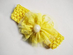 عصابة رأس مزينة بالورود من التول والدانتيل مزينة باللؤلؤ - Product Image 2