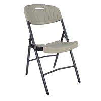 Ensemble de table et de chaises pliantes en plastique portable de conception moderne, blanc, en matériau HDPE pliable pour les événements en plein air à Dubaï