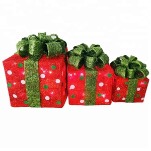 Décoration de jardin d'extérieur saisonnière Noël Fête de Noël Boîte à cadeaux en rotin éclairée par LED Décoration de Noël - Product Image 1