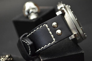 Cinturino <span class=keywords><strong>per</strong></span> <span class=keywords><strong>Orologio</strong></span> in Vera Pelle con Rivetti Stile Pilota in Nero e Marrone - Product Image 5