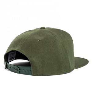 Chapeau Hip Hop <span class=keywords><strong>Oliver</strong></span> Green à 5 panneaux personnalisé à bord plat Casquette Snap Back à broderie 3d personnalisée - Product Image 5