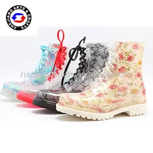 时尚花卉打印马丁花边塑料靴 PVC 雨靴为女士们