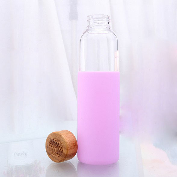 550ml Food grade Borosilicate glass sports water bottle with silicone sleeve