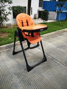 Elegante Silla de comedor rusa para bebé con bandeja de 2 posiciones Marco negro de plástico de buena calidad Diseño moderno para uso en la cocina - Product Image 4