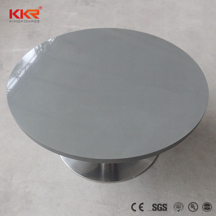 สีเทาเข้ม