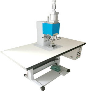 Meilleur <span class=keywords><strong>soutien</strong></span>-<span class=keywords><strong>gorge</strong></span> sans couture pour petite machine de fabrication de poitrine Machine de soudage par points par ultrasons Fabricant de machines Hanfor - Product Image 1
