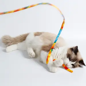 玩具猫互动猫产品Dangler棒玩具彩色毛绒魔杖猫咪预告片