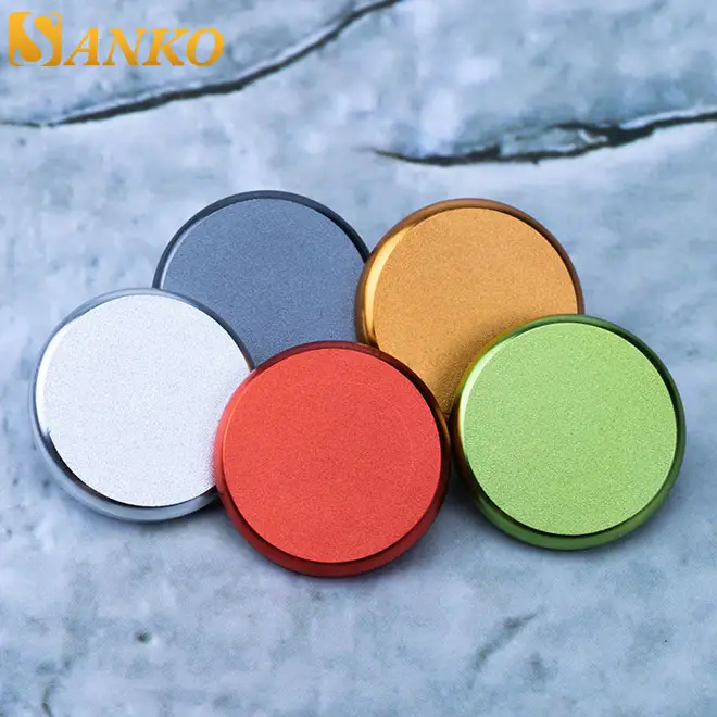 Botones a presión brillantes, botones planos coloridos de forma redonda a la moda personalizados del fabricante