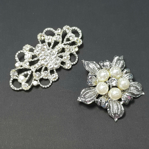 Venta caliente flor en forma de joyería broche de diamantes de imitación - Product Image 6