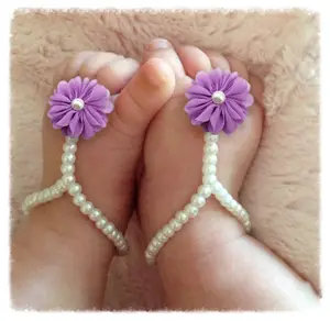 Sandálias de flores, tornozeleira de pérolas com simulação de banda para recém-nascidos, anéis para os pés, primeiros passos, sandálias descalças, tornozeleira para bebês