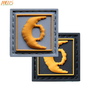 Chất lượng cao nhà máy OEM tùy chỉnh <span class=keywords><strong>3D</strong></span> may silicon cao su PVC nhãn vá logo dập nổi Tag cho quần áo Túi giày - Product Image 4