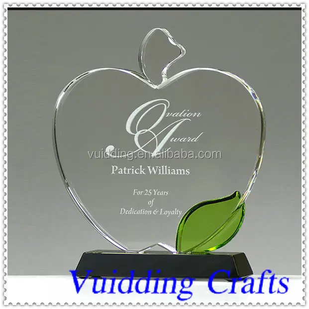 รูปร่างแอปเปิ้ลน่ารักคริสตัลรางวัลถ้วยรางวัลที่มีสีเขียวใบ