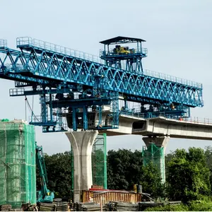 Segmental 1800 Ton Gantry ssway köprü kirişi çift kirişli fırlatma vinci için portal makinesi başlatılıyor